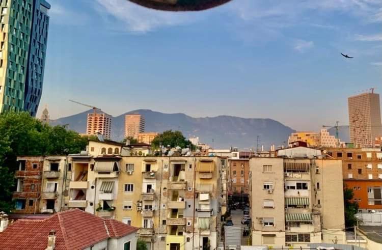 شقة Cozyflat In The Middle Of تيرانا المظهر الخارجي الصورة